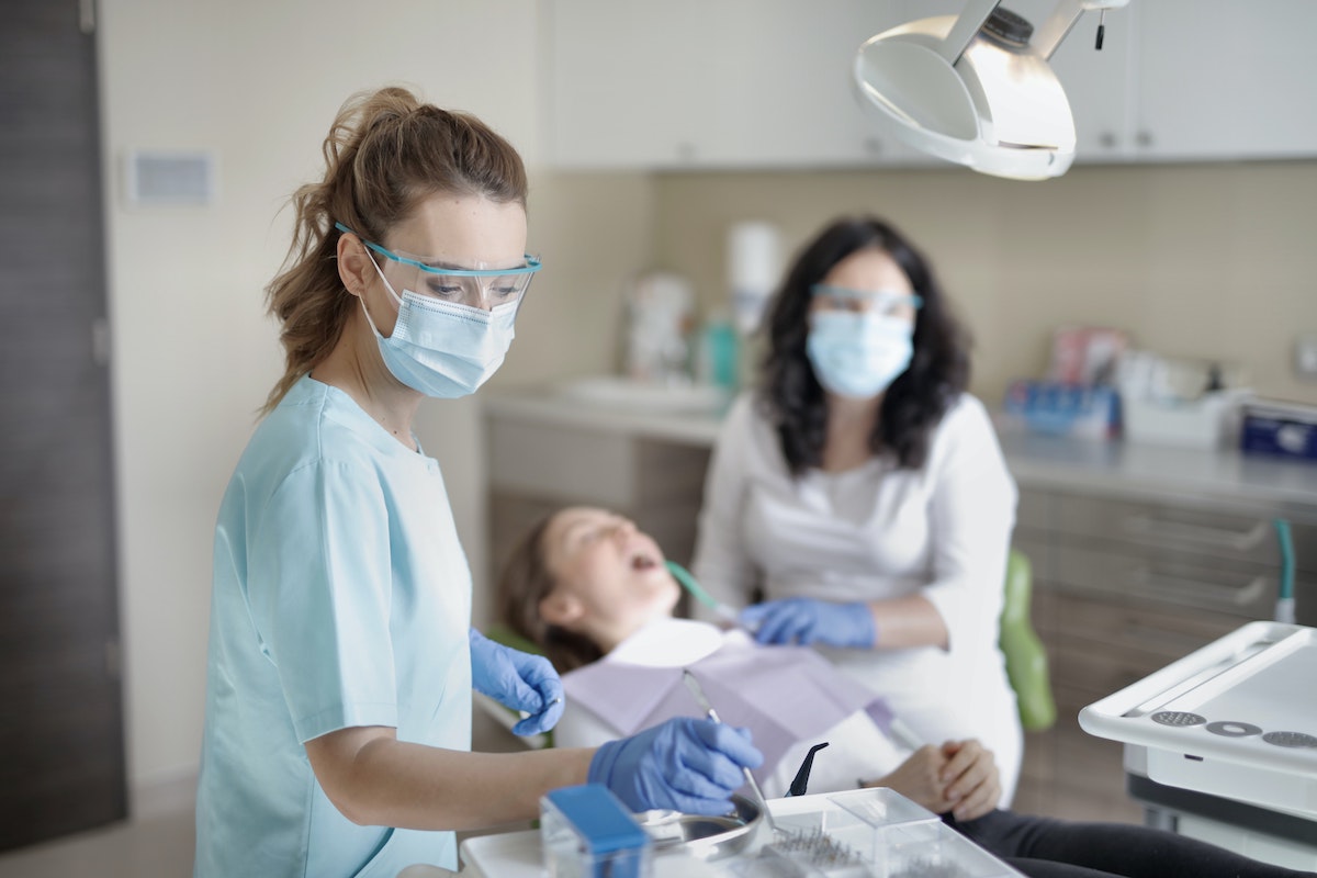 Dentisti Aperti in Zona Rossa a Parma: AKOS Dental Care Centro Odontoiatrico Parma Carpi Modena Reggio Emilia