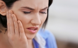 Blocco della mandibola: cause e soluzioni – Consigli del Centro Odontoiatrico AKOS Dental Care