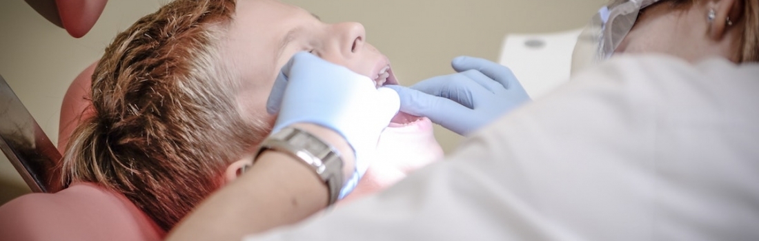 Visita di controllo dentale per bambini e ragazzi